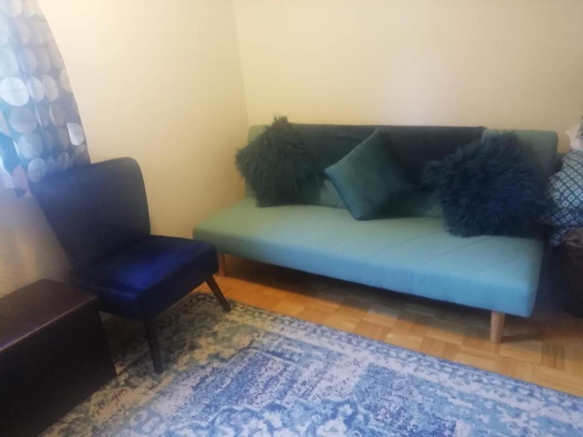 Single Bedroom In A Cozy Maisonette - Bushey Extérieur photo