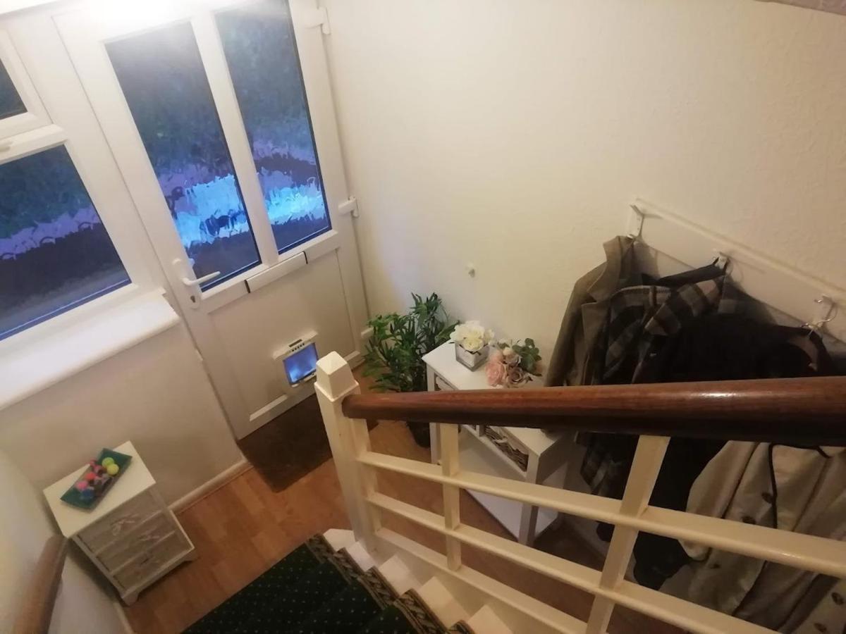 Single Bedroom In A Cozy Maisonette - Bushey Extérieur photo